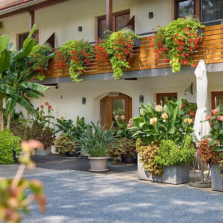 Hotel Garni Sonnenhof Reichenberg  Zewnętrze zdjęcie